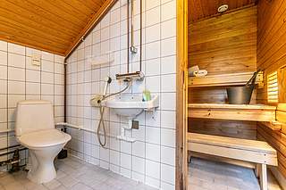 Myllylän WC/suihkuhuone yläkerrassa